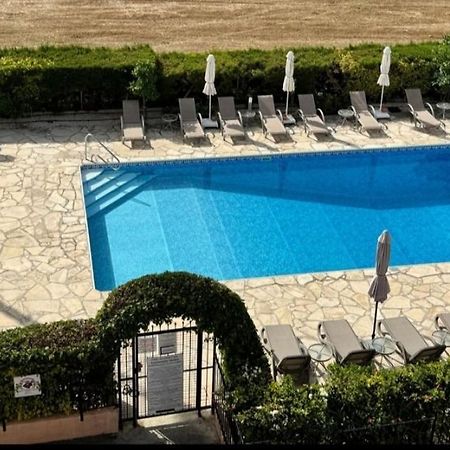Two Bedroom Apartment With Pool Пафос Экстерьер фото