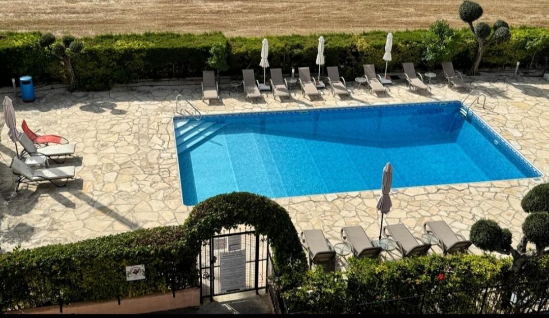 Two Bedroom Apartment With Pool Пафос Экстерьер фото